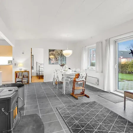 Holiday home Beautiful In With Kitchen *